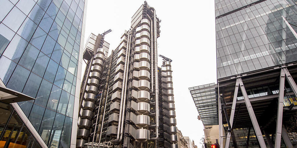 Ein Blick auf das Lloyd's-Gebäude in London. Wegen wirtschaftlicher Probleme in der Corona-Krise haben einer Studie zufolge Hunderttausende Menschen Großbritannien den Rücken gekehrt. Foto: Ian West/PA/dpa