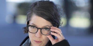 Regisseurin und Drehbuchautorin Petra Volpe begrüsst das neue Förderinstrument des Migros-Kulturprozent, das audiovisuelle narrative Projekte bereits während der Stoffentwicklung unterstützt.