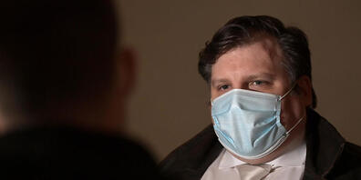 Andreas Schoemaker, Rechtsanwalt von Andreas Kalbitz, nach der Urteilsverkündung des Kammergerichtes. Verhandelt wurde über einen Eilantrag von Kalbitz, derzeit parteiloser Landtagsabgeordneter in Brandenburg, gegen seinen Rauswurf aus der AfD. Fo...