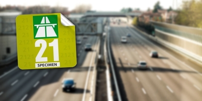 Die Autobahnvignette 2021 hat die Grundfarbe «grün metallic».