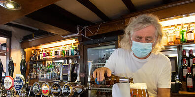 ARCHIV - Engländer und Schotten sind laut einer Studie am häufigsten stark betrunken. Foto: Joe Giddens/PA Wire/dpa