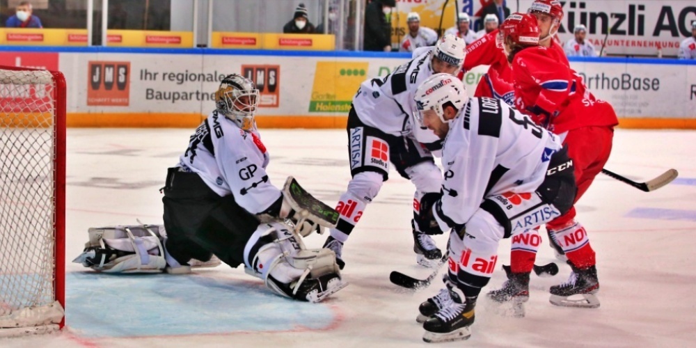 Nach drei Auswärtsniederlagen können die SCRJ Lakers wieder gewinnen. Für Tore sorgten einmal mehr die SCRJ-Ausländer. (Bild: Thomas Oswald)