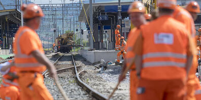 Mitarbeiter der SBB müssen den Gürtel wegen der Corona-Pandemie etwas enger schnallen. (Archivbild)