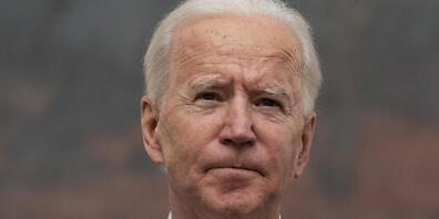 Joe Biden, Präsident der USA, spricht im State Dinning Room des Weißen Hauses. Foto: Alex Brandon/AP/dpa