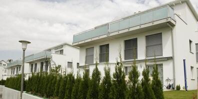 Die Preise für Einfamilienhäuser dürften laut dem Vergleichsdienst Moneypark in den nächsten Monaten trotz Coronakrise weiter steigen. Das Wohnen in den eigenen vier Wänden hat während der Pandemie an Bedeutung gewonnen.(Archivbild)