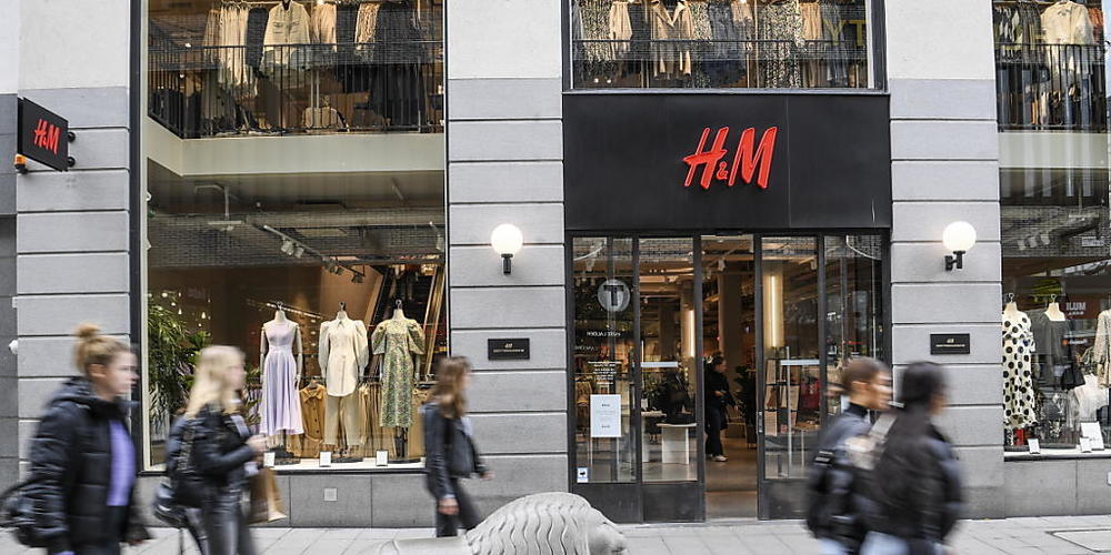 In der Schweiz waren die Läden im Herbst noch offen: Das half dem Modekonzern H&amp;M, hierzulande blieben die Umsätze von September bis November mehr oder weniger stabil. (Themenbild)