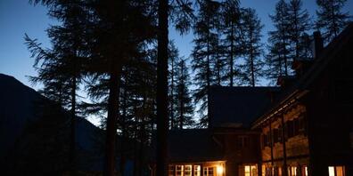 Die Chamanna Cluozza ist die einzige Berghütte im Schweizerischen Nationalpark im Engadin. Sie wurde für den Prix Montagne 2025 nominiert, zusammen mit fünf weiteren Projekten.