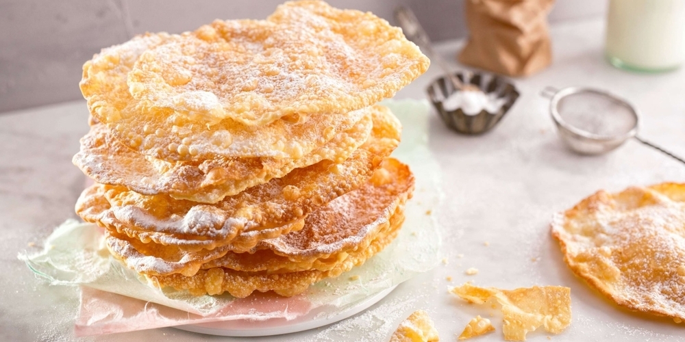 Fasnachtschüechli wurden 1145 im Kloster Klingental in Basel erstmals erwähnt und gehören bis heute zur Fasnacht.