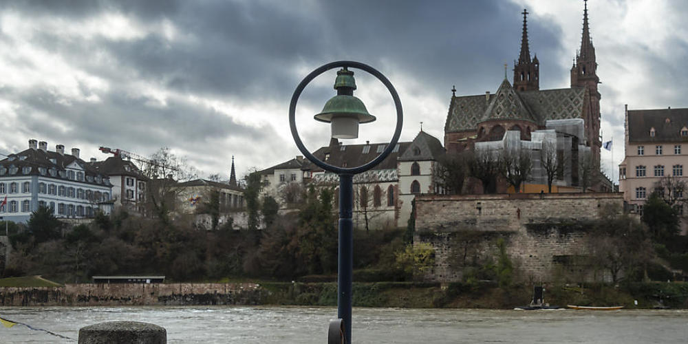 Für die Kleinschifffahrt bleibt der Rhein in Basel weiterhin geschlossen.