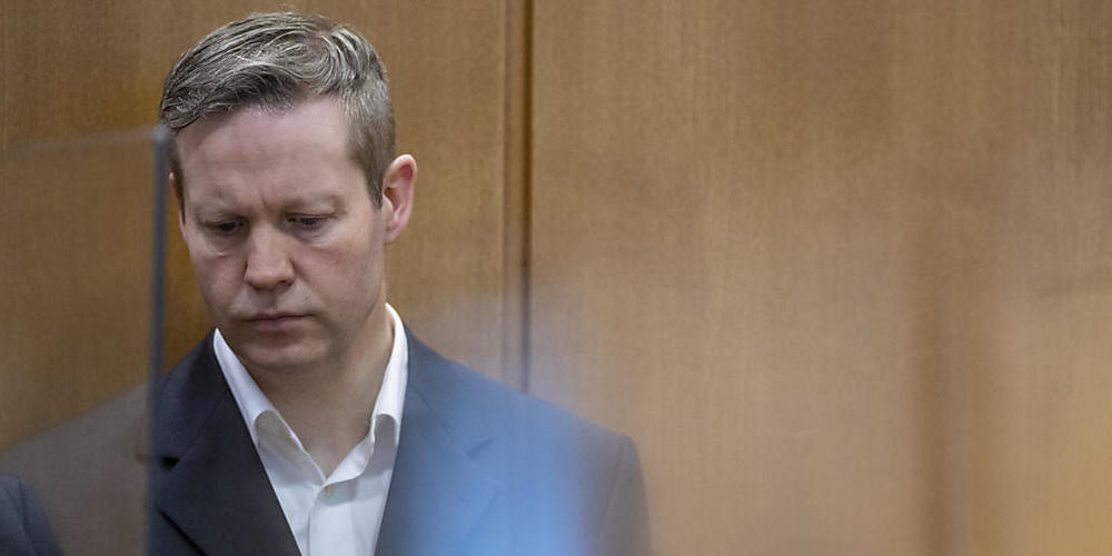 Der Hauptangeklagte Stephan Ernst zu Beginn der weiteren Prozess-Verhandlung. Foto: Boris Roessler/dpa-Pool/dpa