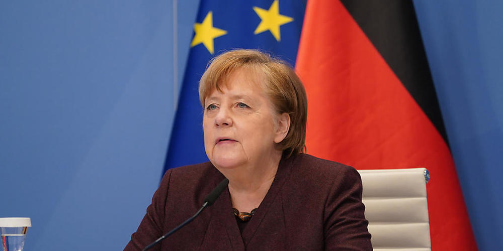 ARCHIV - Bundeskanzlerin Angela Merkel nimmt vom Kanzleramt aus virtuell an einer Videokonferenz des Weltwirtschaftsforums teil. Foto: Sean Gallup/Getty Images Europe/Pool/dpa