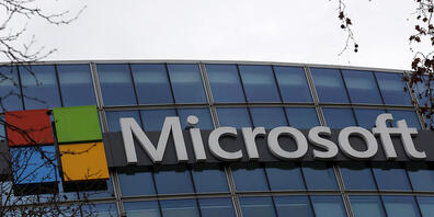 Der Trend zum Homeoffice und Cloud-Computing lässt den Microsoft-Konzern in der Coronavirus-Krise glänzend dastehen. (Archivbild)