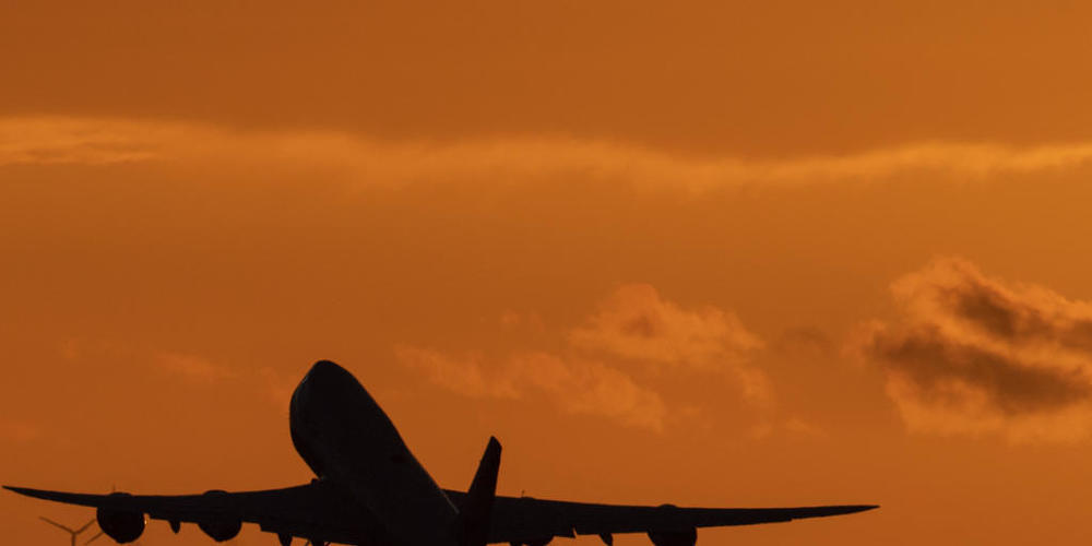 ARCHIV - Im Moment bleiben nur sechs Länder weltweit, aus denen Bürger normal in die EU einreisen dürfen. Foto: Boris Roessler/dpa