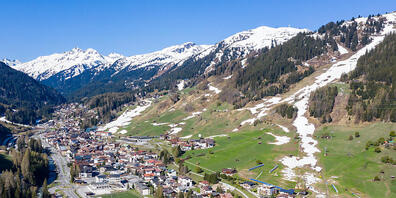 ARCHIV - Nach dem vermehrten Auftreten der südafrikanischen Mutation des Coronavirus in Tirol wehrt sich das österreichische Bundesland gegen erste Überlegungen für eine Quarantäne. Foto: Johann Groder/APA/EXPA/dpa