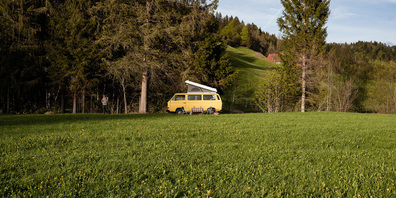 «Über Ostern werden die meisten Camper wohl in der Schweiz bleiben», vermutet VW-Bus-Vermieter Philipp Gatzmann aus Altendorf. Die Campingplätze in den Nachbarländer sind zum Teil geschlossen oder es gelten Ausgangssperren.