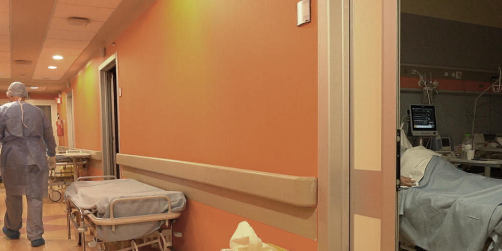 ARCHIV - Eine Covid-Station in einem Krankenhaus in Rom. Foto: Andrea Rosa/AP/dpa