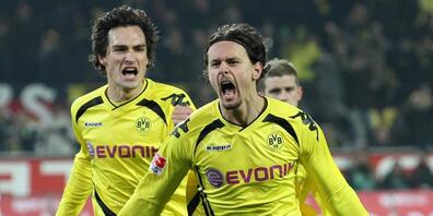 Beim BVB in Dortmund konnte Abwehrspieler Subotic mit Kollege Mats Hummels (li.) über gelungene Aktionen jubeln  (Bild: ruhrnachrichten.de)