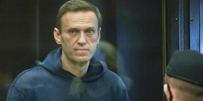 dpatopbilder - Der russische Oppositionsführer Alexej Nawalny während seiner Anhörung. Foto: Uncredited/Moscow City Court/dpa