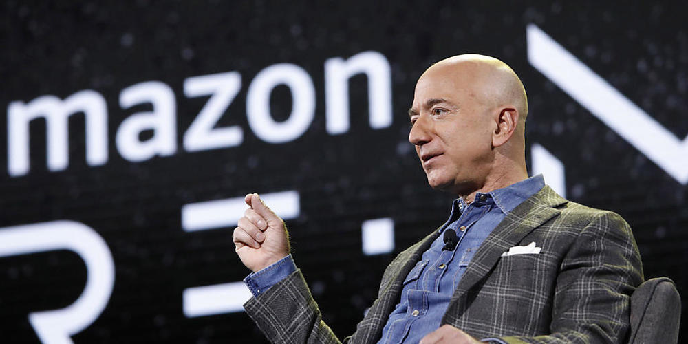 Amazon-Gründer und Konzernchef Jeff Bezos blickt auf eine erfolgreiche Zeit als Unternehmer zurück. Nun tritt er als Konzernchef ab, bleibt jedoch als Verwaltungsratschef eng mit dem Konzern verbunden. (Archivbild)