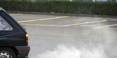 Der Wirtschaftsdachverband Economiesuisse stellt sich hinter den Ausstieg aus fossilen Treibstoffen. (Symbolbild)