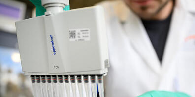 Der Impfstoff des deutschen Herstellers Curevac basiert wie die beiden bereits zugelassenen Impfstoffe auf der mRNA-Technologie. (Archivbild)
