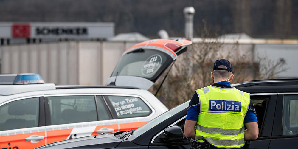 In Grancia TI bei Lugano ist es am späten Freitagabend zu einem tragischen Unfall gekommen. Ein 17-jähriges Mädchen kam dabei ums Leben. Die Tessiner Kantonspolizei hat Ermittlungen aufgenommen. (Symbolbild)