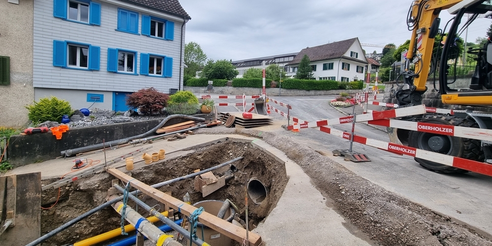 Baustelle zur Eindolung des Goldbergbachs bei der Schmerkner Obergasse kurz vor der Einmündung in die Schulhausstrasse.