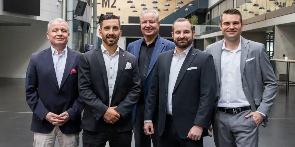 Wirteparade: Stefan Buri, Fabian Rogenmoser, Henri Wüger, Gordian Wüger, Kilian Wüger (v.l.).