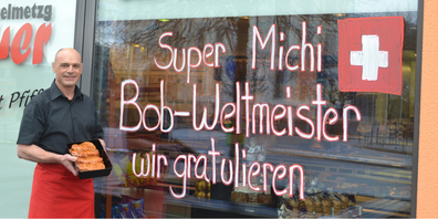 In der Chreiselmetzg gibt es «Michis Bob-Kotelett». Inhaber Urs Krauer hat sogar das Schaufenster beschriftet. (Bilder: Irene Lustenberger)