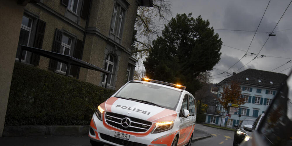 Ein 7-Jähriger wurde am Sonntagabend in Winterthur auf seinem Trottinett angefahren. Mutmasslich überquerte er bei Rot einen Fussgängerstreifen. (Symbolbild)
