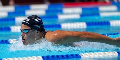 Saša Mitrovic schwimmt allen davon.