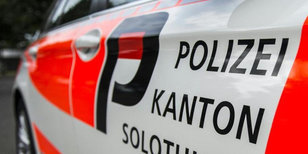 Die Kantonspolizei Solothurn nahm einen 17-Jährigen ist Olten fest, der zuvor ein Auto aus einer Garage gestohlen haben soll. (Symbolbild)