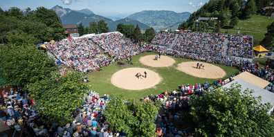 Für einmal nicht in dieser Arena, sondern im Wintersried und ohne Zuschauer - aber der diesjährige Stoos-Schwinget findet statt!