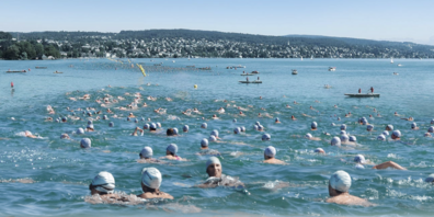 Nicht immer sind Schwimmende im Zürichsee so gut überwacht wie hier bei der Seeüberquerung.