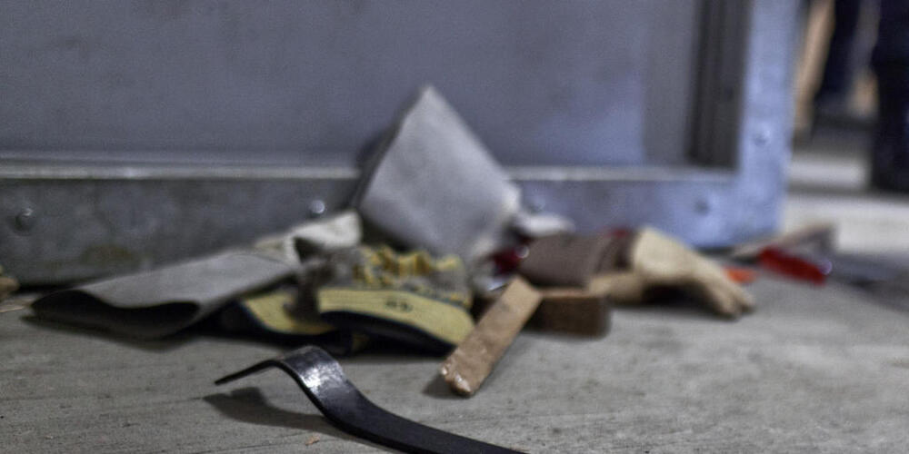 Bei einem Einbruch in eine Schiessanlage in Wittenbach SG in der Nacht auf Sonntag wurde antike Waffen gestohlen. (Symbolbild)