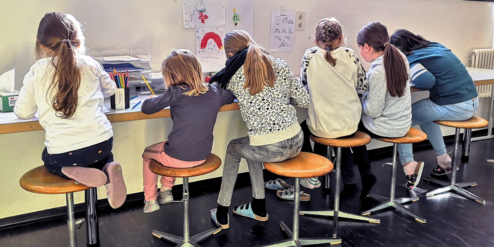 Für die SP sollte die Betreuung der Kinder ab Eintritt in den Kindergarten über einen täglichen Zeitrahmen gewährleistet sein. (Symbolbild)