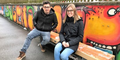Shqipton Rexhaj & Sarah Hinderling freuen sich auf «Life is pain», das neue Meisterwerk mit präventiver Botschaft. Bild: PD