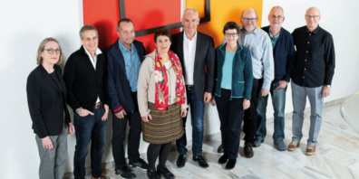 Der Gemeinderat von Fällanden v.l.n.r: Leta Bezzola Moser (Gemeindeschreiberin), Christian Rossmann, Ruedi Maurer, Maia Ernst, Tobias Diener, Rita Niederöst, Ueli Hohl, Heinz Rüegsegger, Thomas Bürki