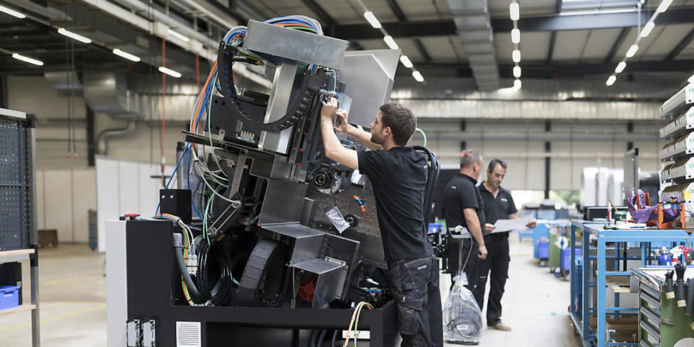 Schweizer MEM-Industrie erleidet Einbruch wegen Corona und hofft auf Erholung. (Archiv)