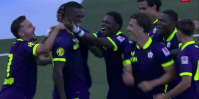 Debüt nach Mass: Segura (2. v.l.) erzielt in seinem ersten Spiel für den FCZ gleich den Siegestreffer.