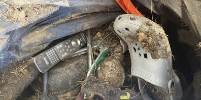 Schuhe oder elektronische Geräte gehören nicht in den Bioabfall