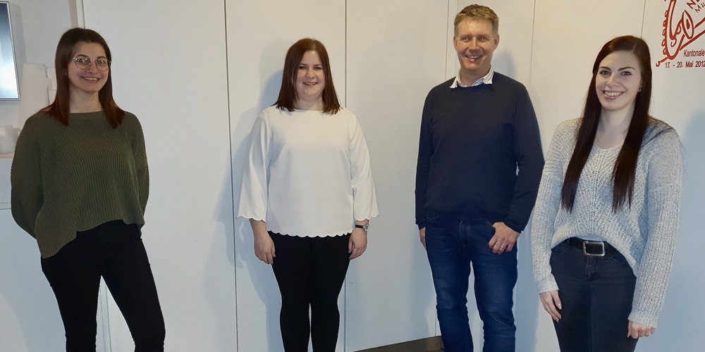 Alt-Jungmusikobmann Pascal Benz und seine drei Nachfolgerinnen Carmen Herrsche, Nicole Gschwend und Carolin Hollenstein