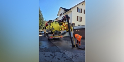 Am Montag, 18. August 2025, wird mit den Kanalisationsspülungen begonnen. Die Mitarbeitenden  müssen allenfalls private Grundstücke betreten, um Schächte zu öffnen. Die Gemeinde Wattwil bittet die Bevölkerung um Verständnis.
