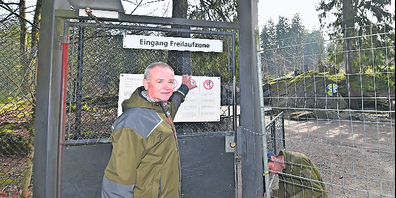 Joe Michel hat mit seinen Mitarbeitern 240 Meter Zaun neu gebaut. Die Verlegung des Zauns mit den vielen Felsen war eine Herausforderung.