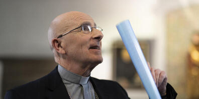 Der Churer Bischof Bonnemain präsentierte 2022 einen neuen Verhaltenskodex, der spirituellen und sexuellen Missbrauch in der Kirche verhindern soll. Nun hat das Bistum ein Verfahren gegen einen Franziskanermönch angekündigt wegen mutmassliche...