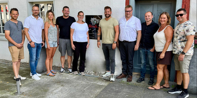 Im Bild v.l.: Pirmin Scherrer, Christoph Strassmann, Tamara Anner (Rössli Team), Remo Zogg, Nadia Häni (Rössli Team), David Hugi, Cornel Eisenring, Yvan Baumann, Sandra Weber (Rössli Team), Thomas Lautenschlager. Im Bild fehlt: René Schlegel
