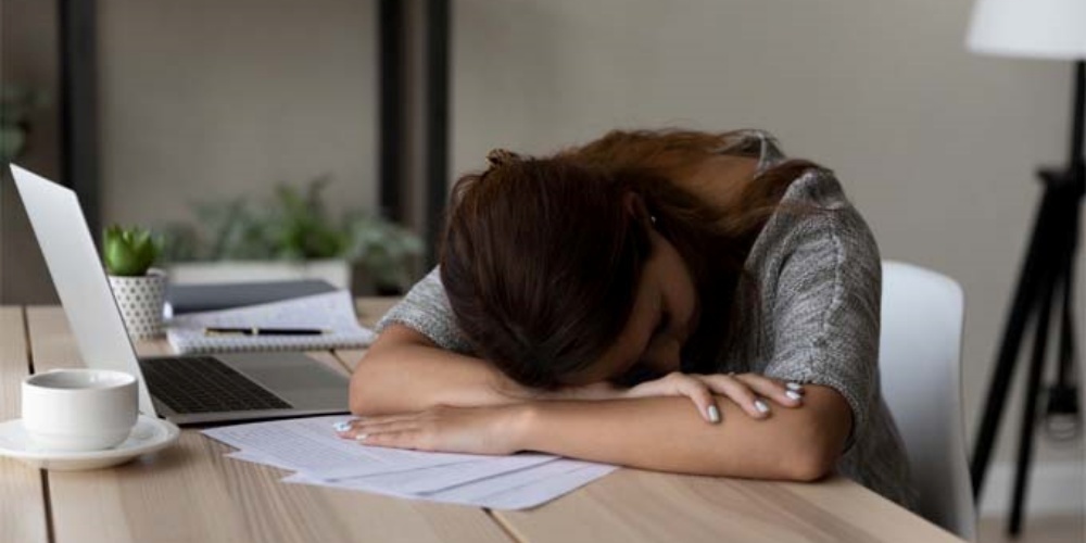 Im Homeoffice sinkt bei vielen Mitarbeitern die Motivation und Leidenschaft.