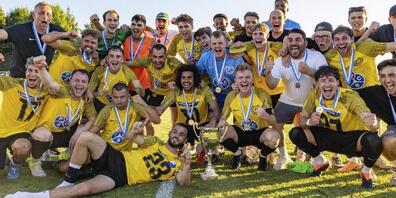 Riesen-Jubel: Die Spieler des FCU (hier nach dem Erfolg im Regional-Cup) stürmen in die 2. Runde des Schweizer Cups vor.