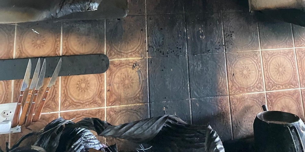 Wegen eines Küchenbrandes mussten die Bewohner der Liegenschaft vorsorglich evakuiert werden.