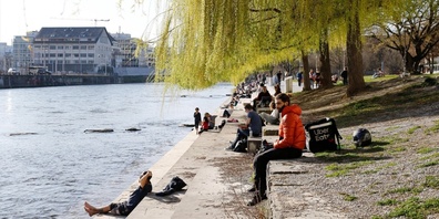 Menschen an der Limmat (Archivbild)
